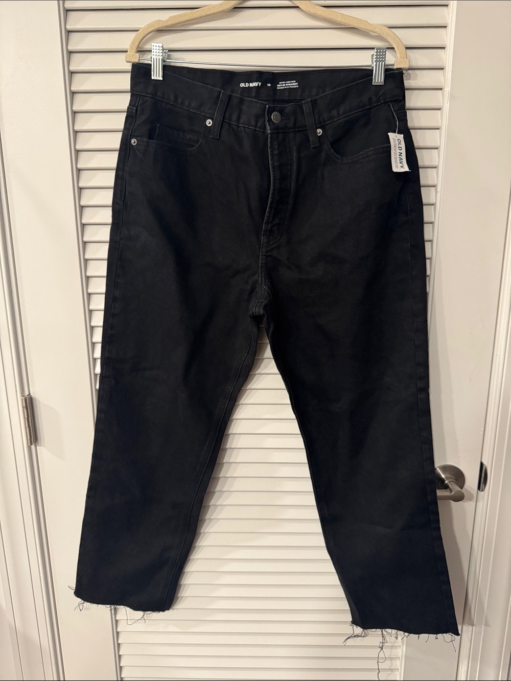 Old Navy Black Cropped Straight Jeans with Raw Hem